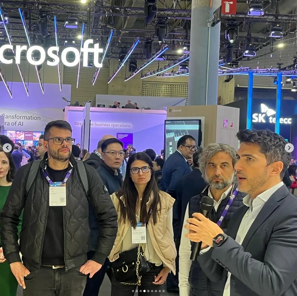 Álvaro Malmierca speaking with teams and audiences